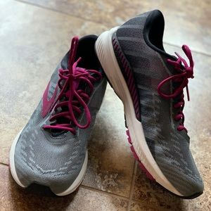 Brooks Women’s Ravenna 10 Running Shoe- Size 9.5